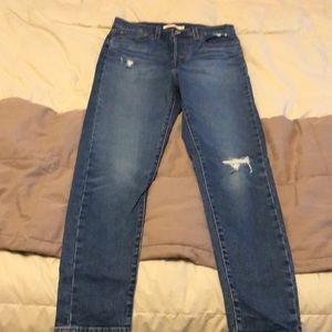 Levi’s wedgie fit jeans. Size 28